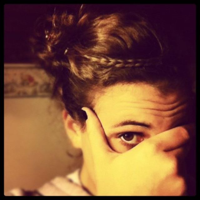 Poof/ Messy bun