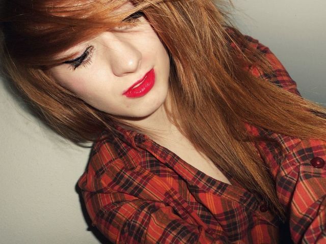 Red hair, red lips. mhmm.