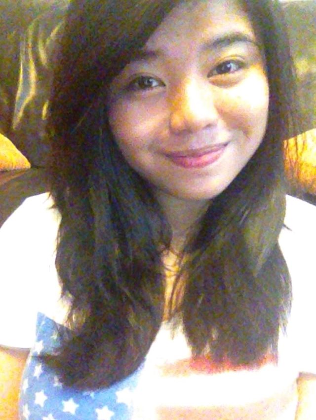 Short wavy hair.