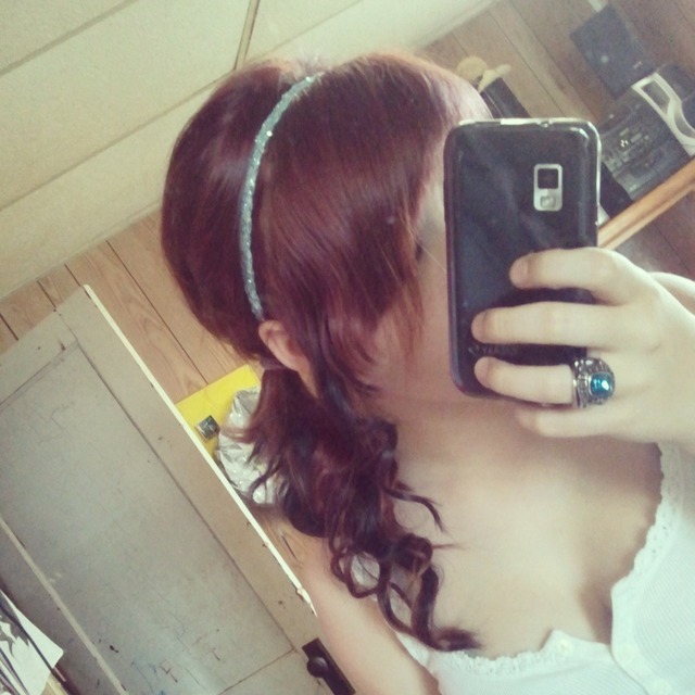 Side pony curled