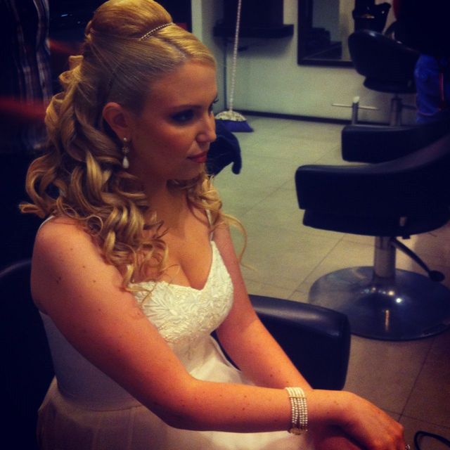 #Styling#Fashion#Color#LongHair#SHortHair#Vogue#MensFashion#Celebrities#Magazines#Highlights#TelAviv#Israel#StudioHafif#BlowDry#Makeup#IbnGvirol#FashionShow#Before#After#WavyHair#Straight #Hair#HairCut#TLV#Lipstick#ישראל#שיער# #Ladiesfashion #אופנה# 