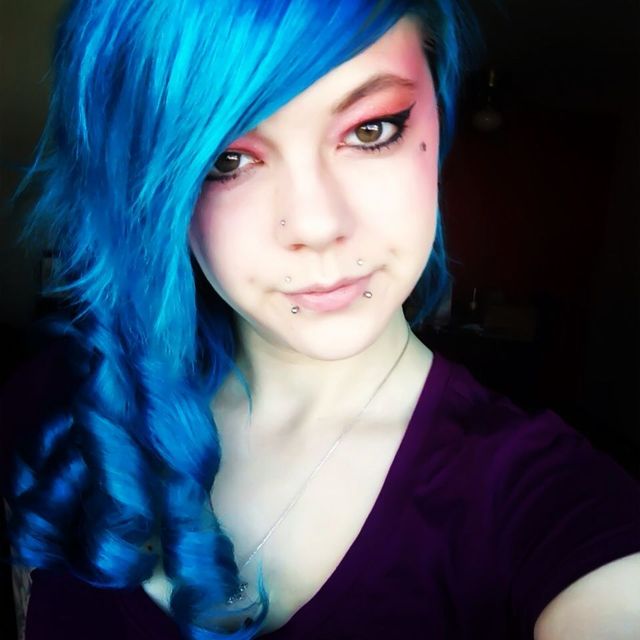 Teal Curls