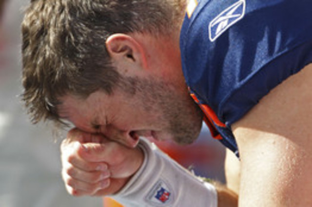 Tebowing Bangstyle.Com1
