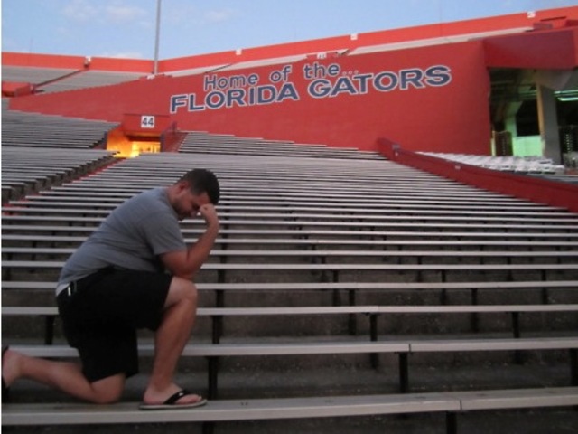 Tebowing Bangstyle.com11
