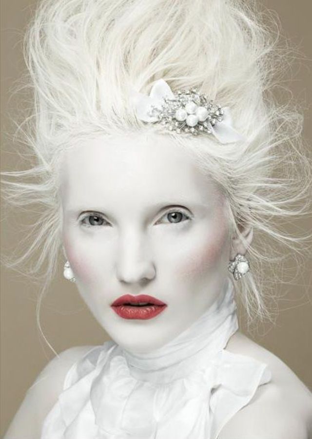 The queen mua elisa rampi
