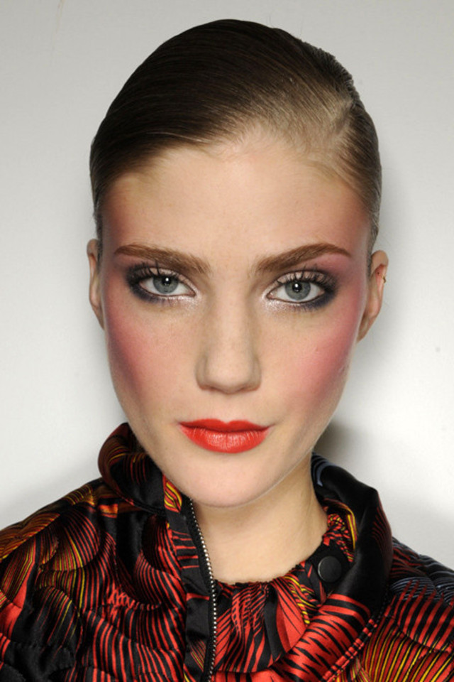 VIONNET-FALL-RTW-2011-BACKSTAGE-001_runway