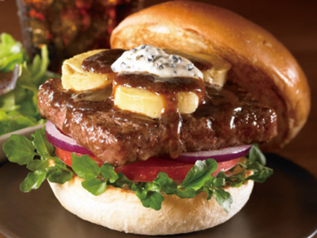 Wendys-Japan-Foie-Gras-Truffle-Burger-Yup1