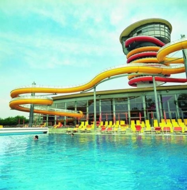 black-hole-water-slide
