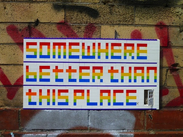 jaye-moon-rainbow-lego-street-art-messages