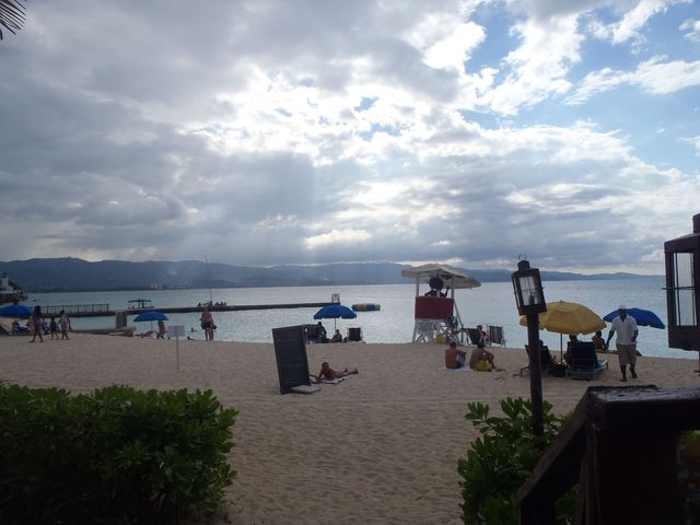 JAMAICAN STYLING NOV 2012 - BEAUTIFUL SUN, SAND, ARCHITECTURE, PEOPLE + LIFESTYLE