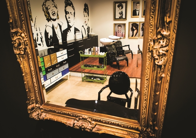 Kinky Curly Straight salon 2