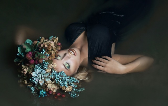 Fall Beauty, Dark Beauty