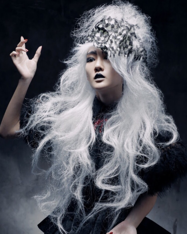 將臨日
--日出之前必有黎明
    黎明之前必有黑夜--願  爾國臨格
4主日代表
醒悟...懺悔...喜樂..平安..
構成...破曉--將臨日....
Hair...YEH LI WEI 葉立瑋
Photo..YIWEN CHOU 周懿文
MAke-up.YUAN,CHEN-NING
Costume..Girvan Ng
