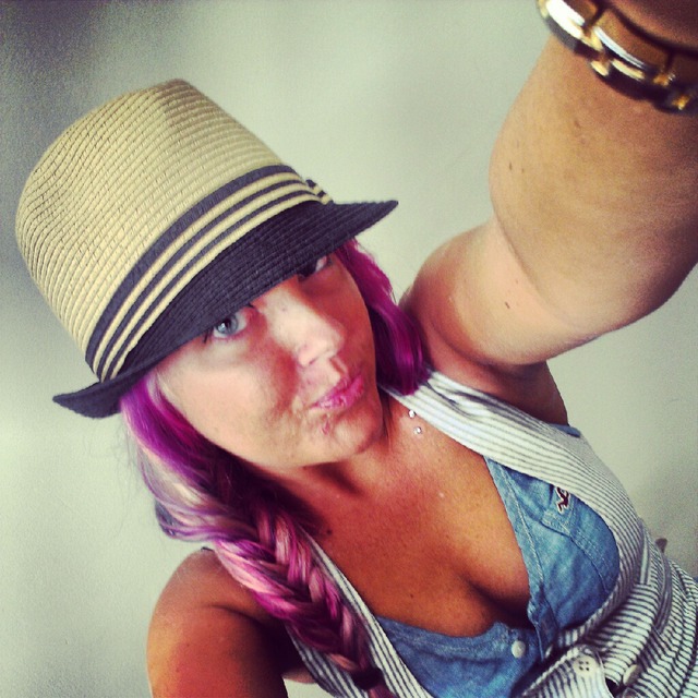 accessorize.