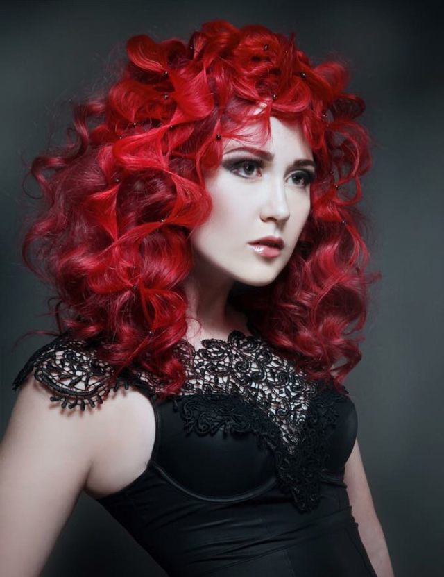 Hair: Nicole Pede
Makeup: Jessica Benner 
Photography: Paula Tizzard 