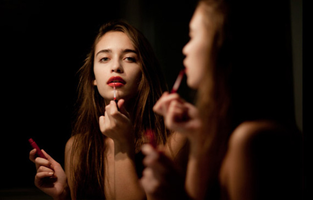 american-apparel-lip-gloss-ad-01