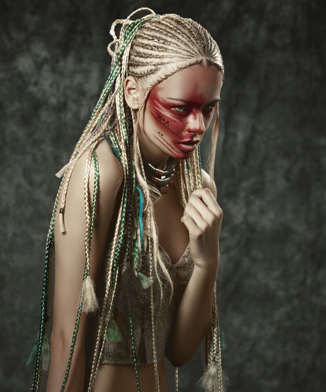 Hair by Simone Jade Menenti, è Salon. Photography by Simon Everiss. Makeup by Chereine Waddell. Styling by è Salon Creative