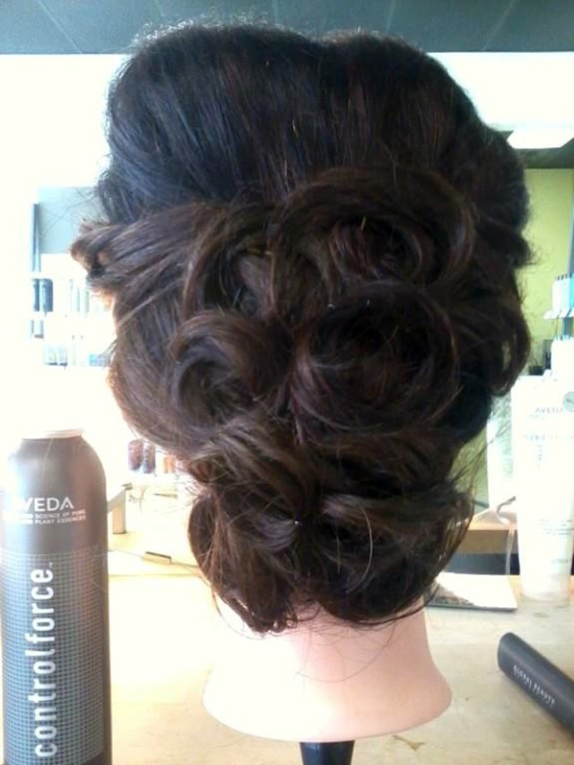 Mani Up Curls