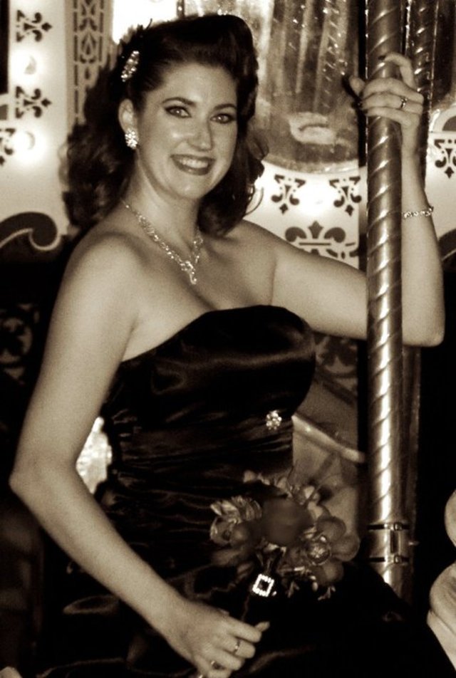 Pin Up Bridesmaid