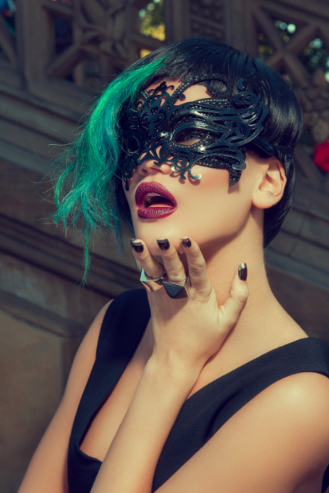 HMUA: SHERRI JESSEE, PHOTO: JASON SETIAWAN