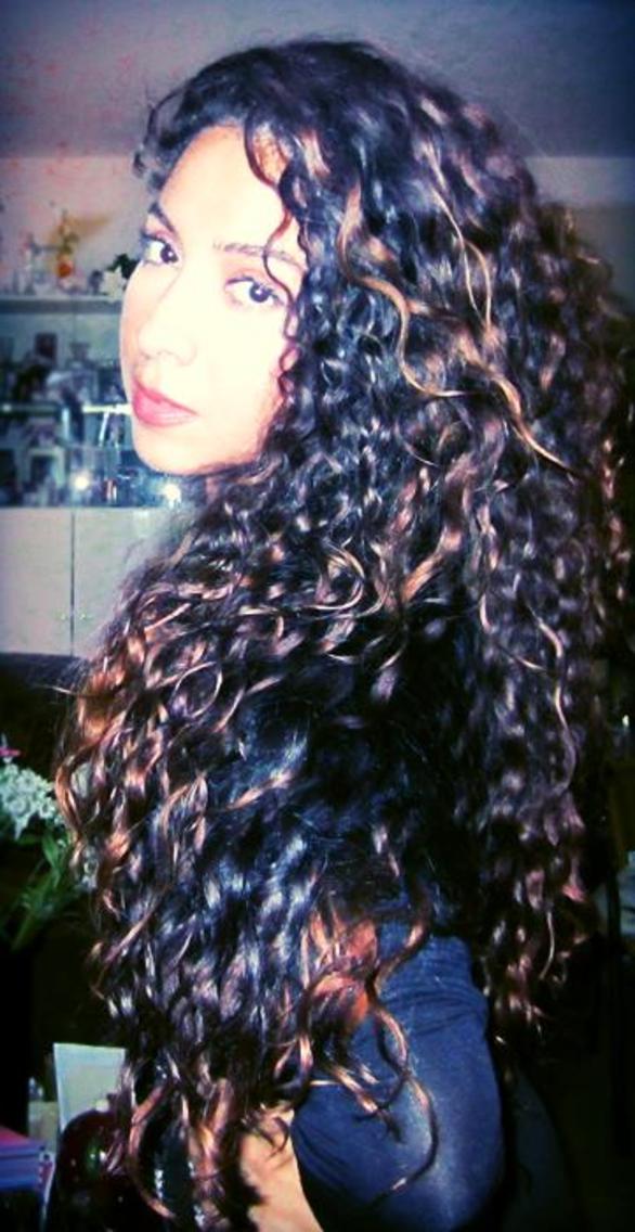 curly, wavy