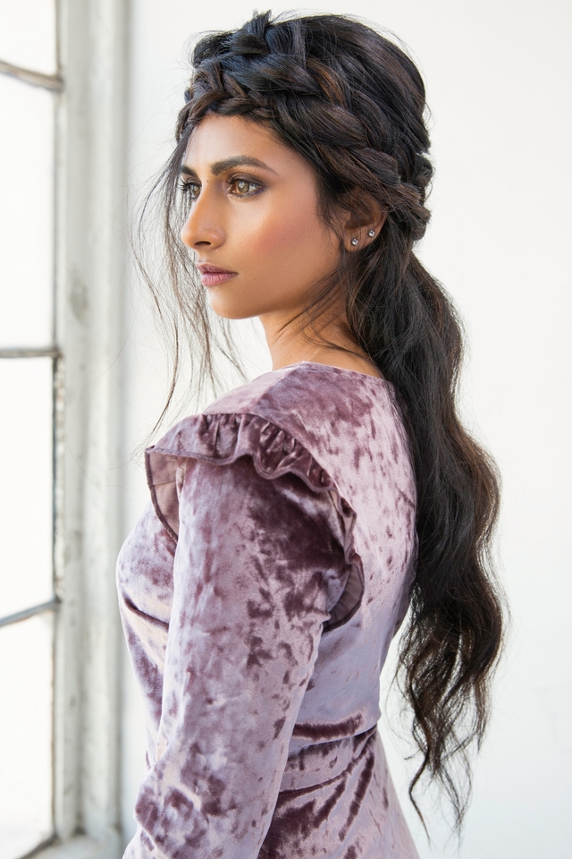 Re sized b914a80dc63e35b2d337 holiday    half up braided crown