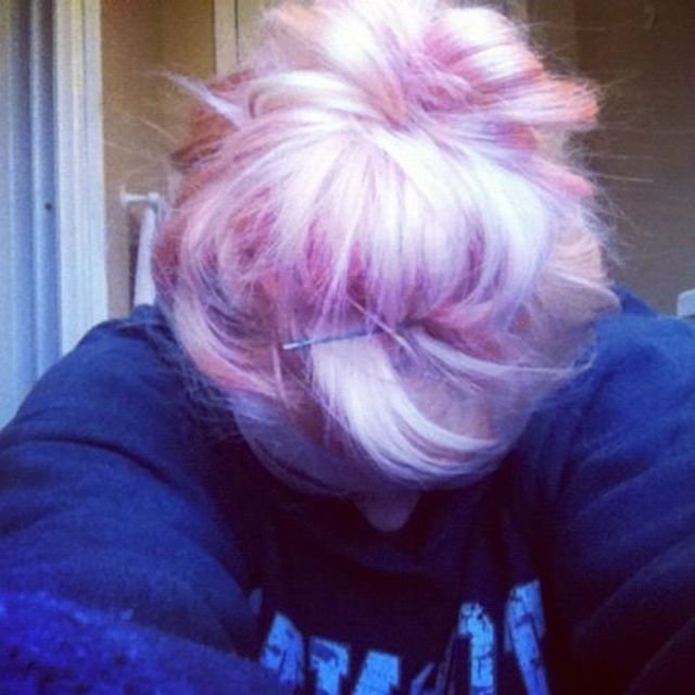 baby pink bun