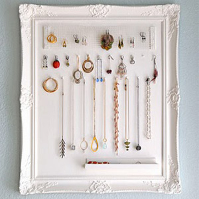 Framed-Jewelry-Holder