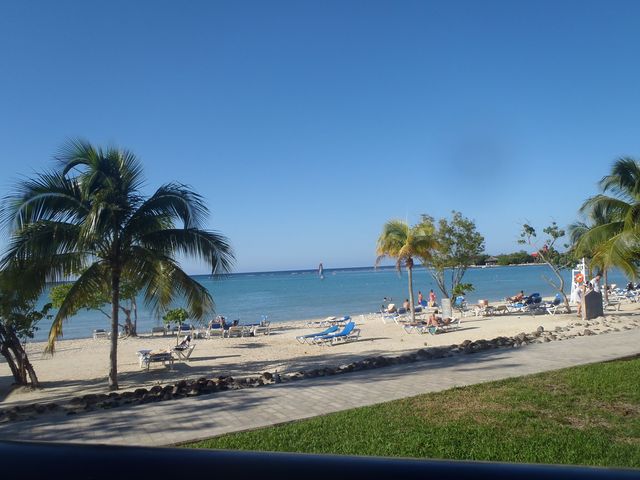 JAMAICAN STYLING NOV 2012 - BEAUTIFUL SUN, SAND, ARCHITECTURE, PEOPLE + LIFESTYLE