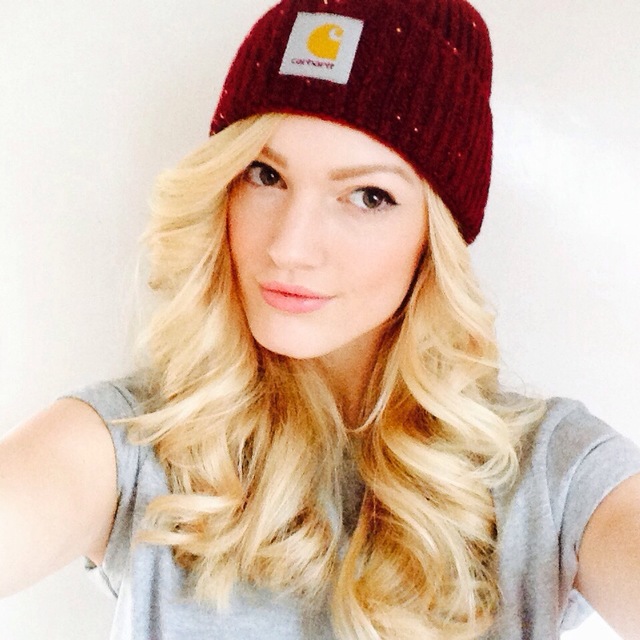 BEANIE &amp; CURLS