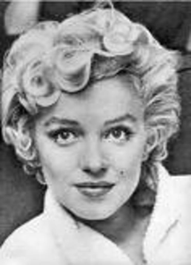 RETRO HAIRDOS &amp; STYLE