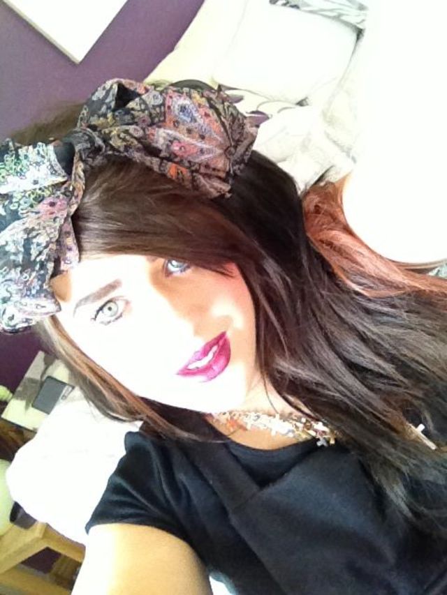 big curls and big bow 