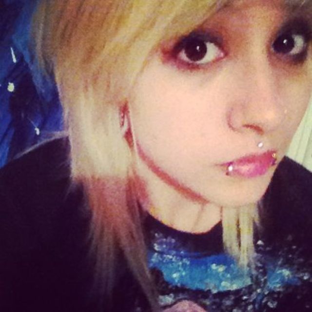 blond 