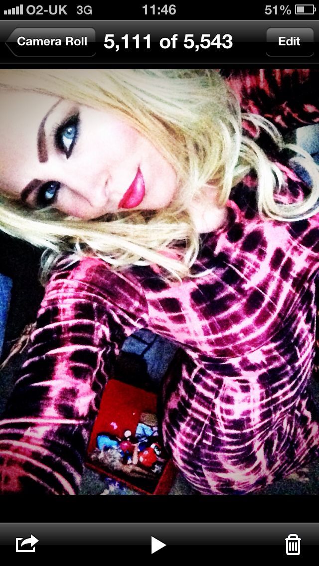 blond bombshell 