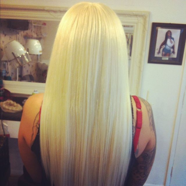 blonde bombshell 