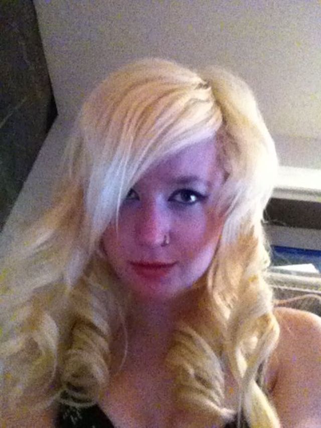 blonde bombshell 