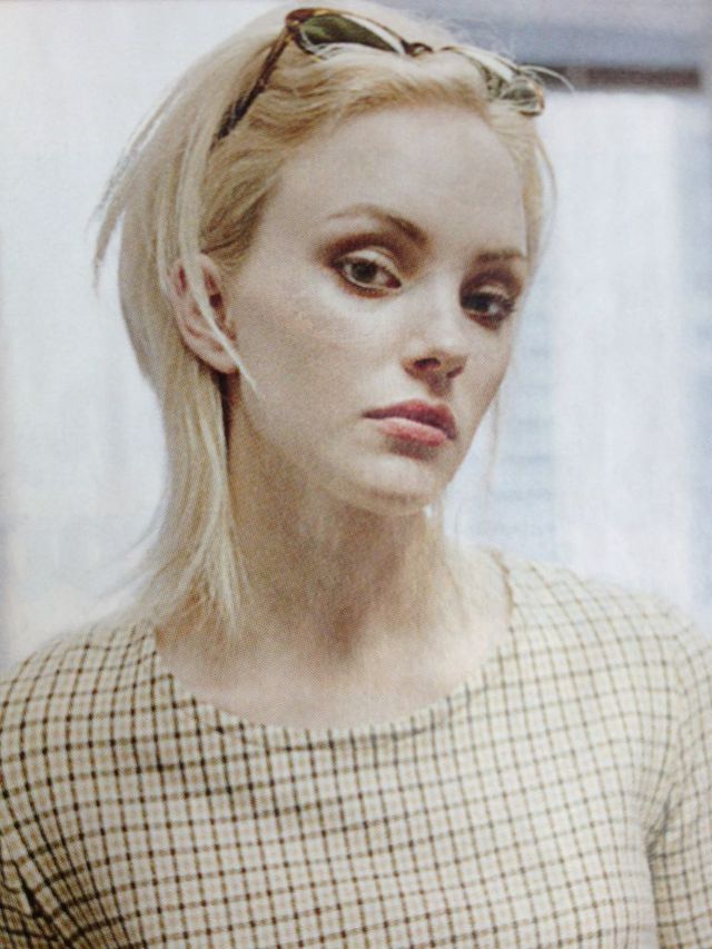 blonde messy bob