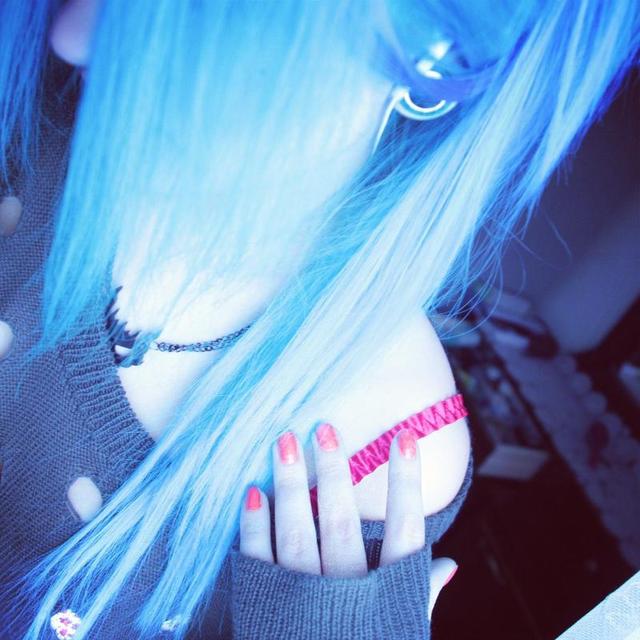 blue hair