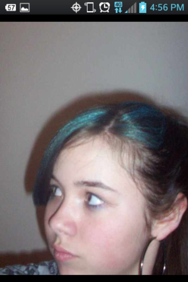 blue/brown hair