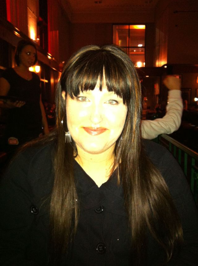 blunt bang, choco brown extensions 