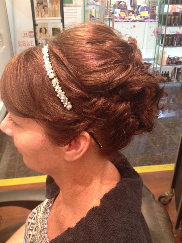 bridal making short hair look longer