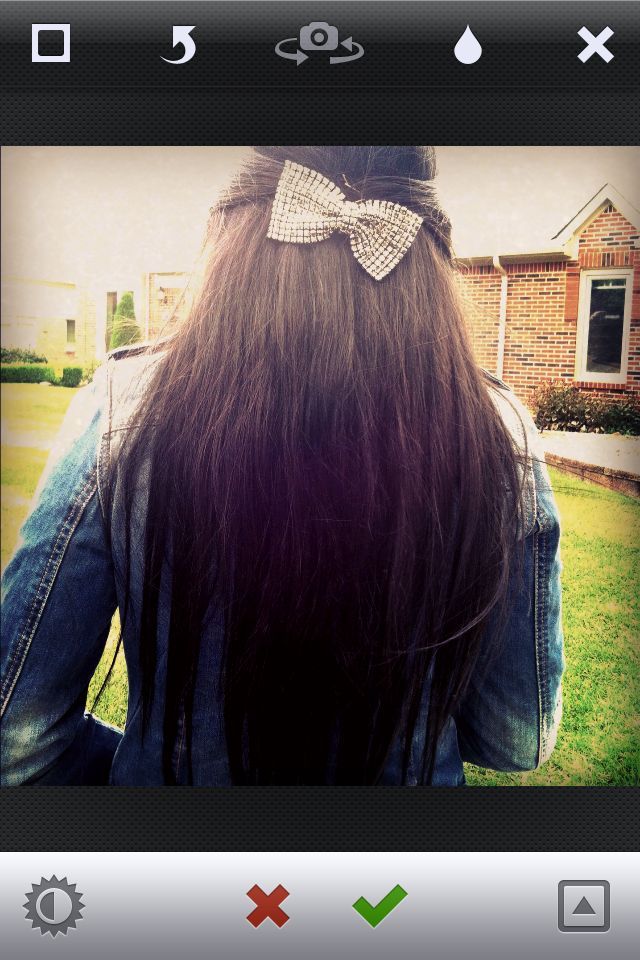 brunnete with a bow