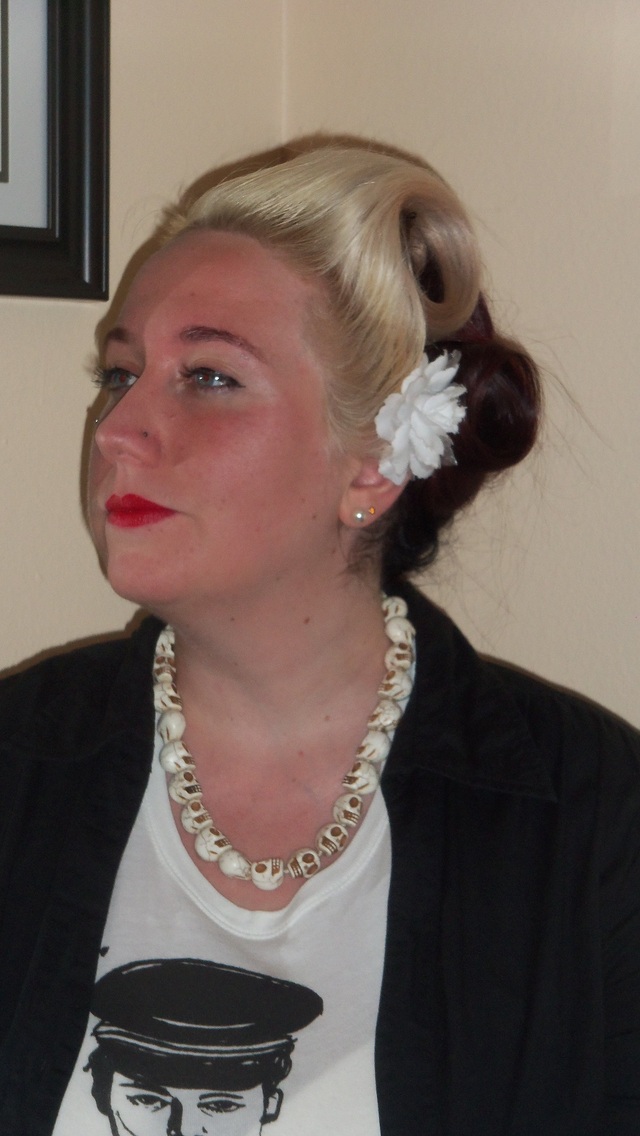 40s inspired hairstyle