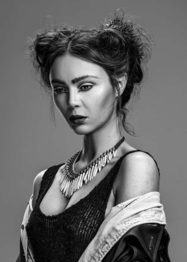 Illuminate
Photographed: Nick Dale
Makeup: Tess Wilks
Stylist: Kylie Andrew
Model: Sarah McLeod