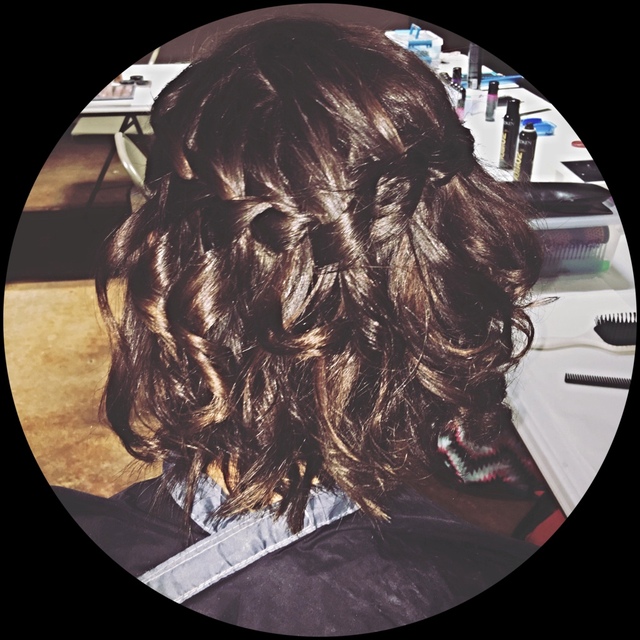 Beautiful beach waves for rhe "A Pretty Lovely Party" fashion show by the lovely Ms. Candice Saxon!
#BeachWaves #Redken