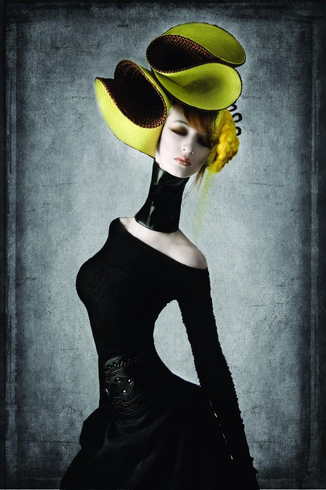 Lady Long Neck