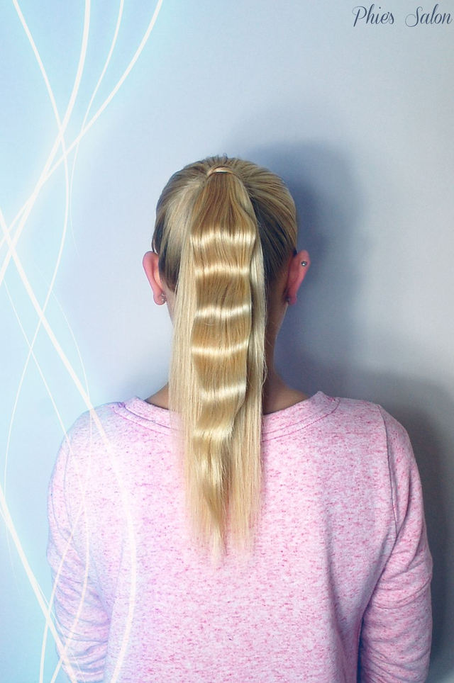 One wave ponytail 