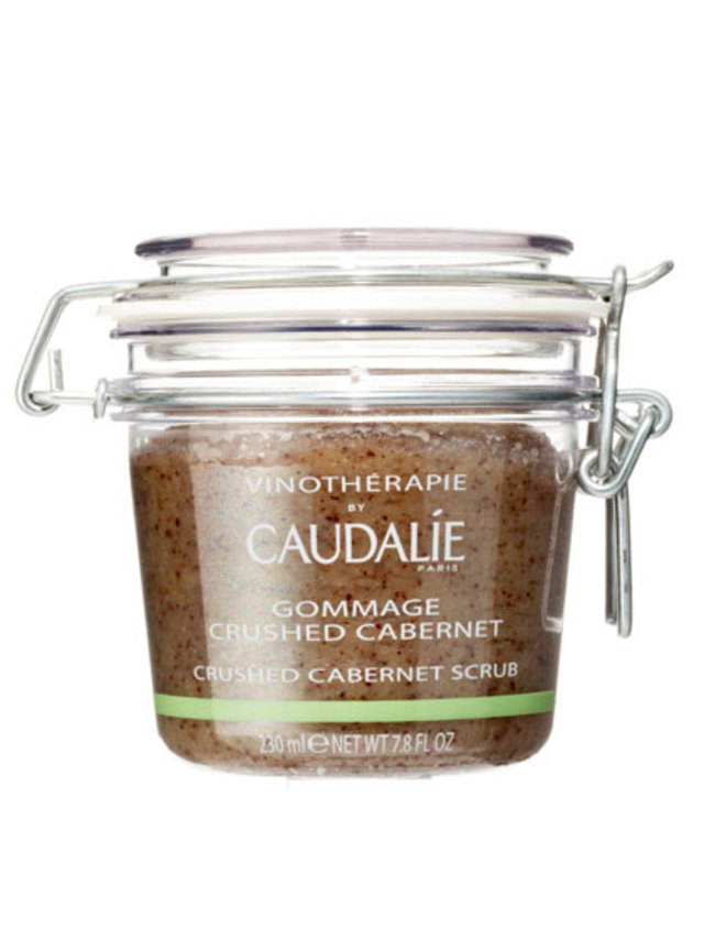 caudalie-crushed-cabernet-scrub