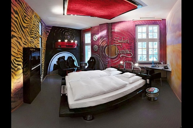 5-V8-Hotel-13-