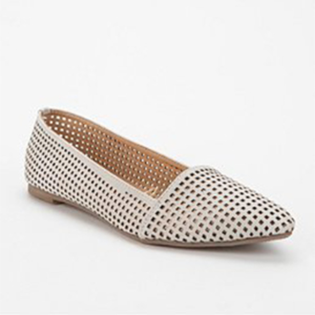 Deena & Ozzy Lattice Pointy-Toe Skimmer